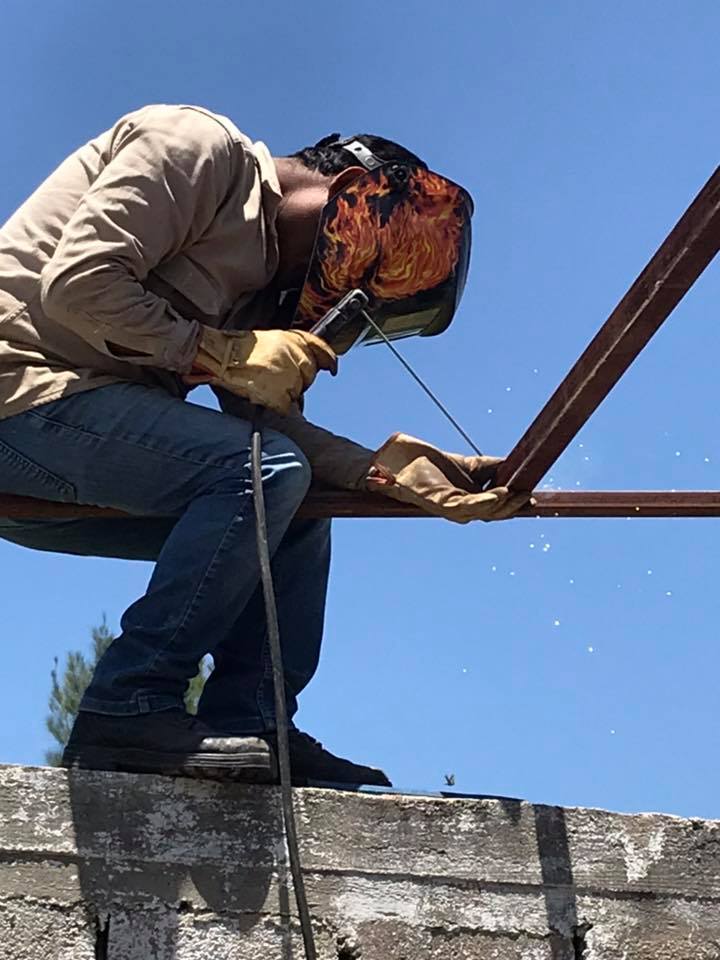 Sofonias welding at La Cosecha