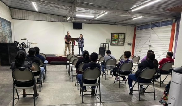 Desintoxicate program in March hosted a talk for married couples, led by Merari and Dulce